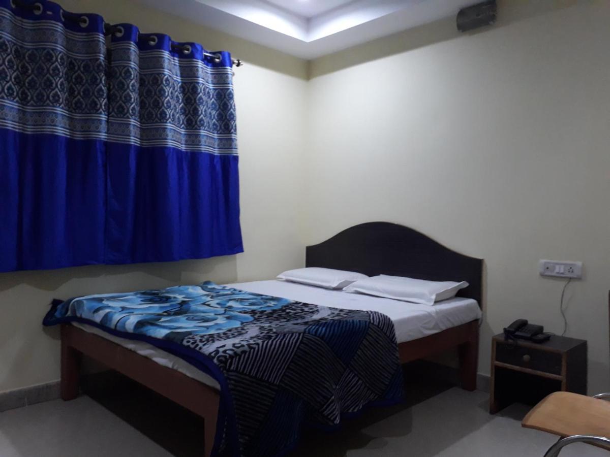 Hotel Blue Moon Residency Mysuru Zewnętrze zdjęcie
